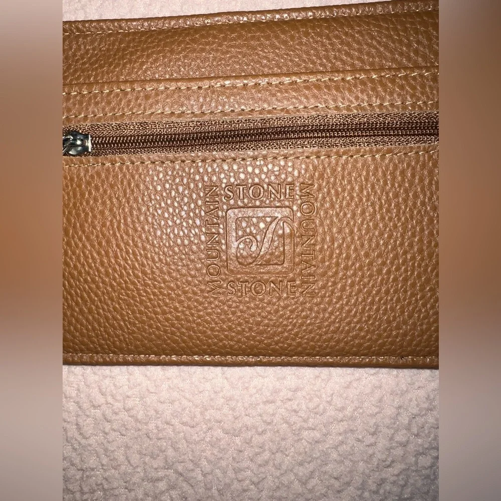 NWT Pebble Leather Card Case - Picture 4 of 4